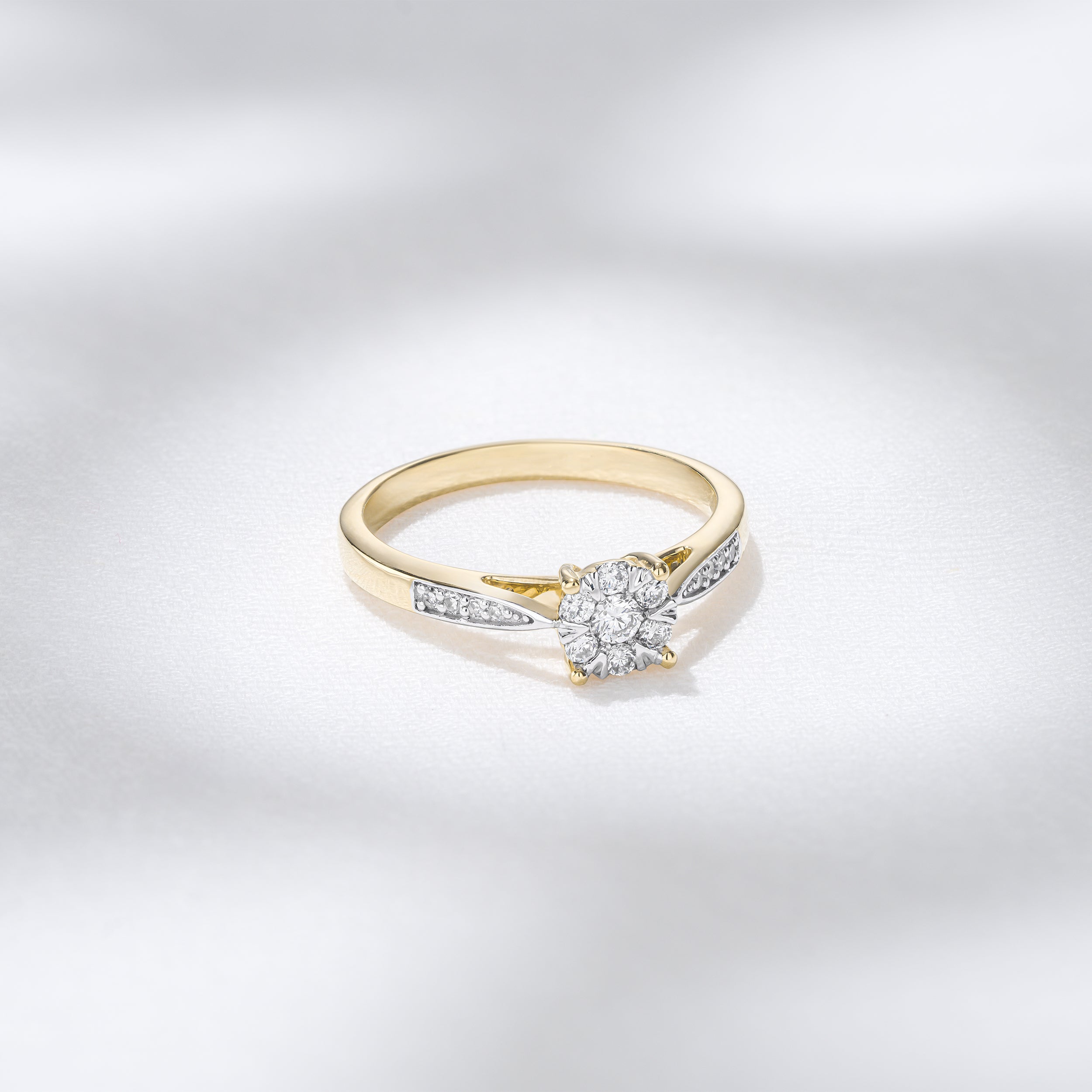 Lab Diamond Engagement Ring With Shoulders 0.25ct H/Si in 18K Gold Vermeil